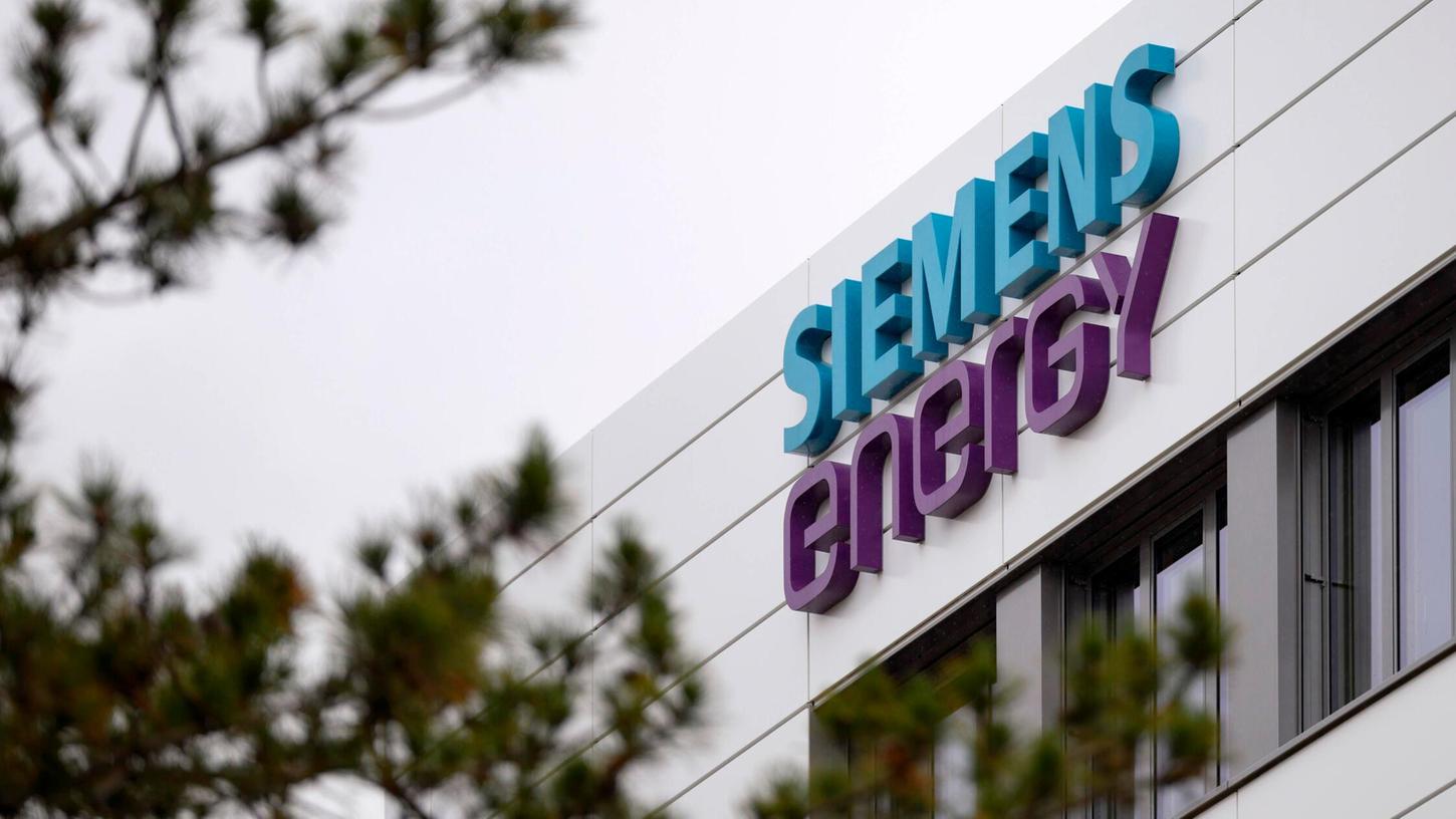 Siemens Energy ist am Bau und an der Wartung von Dampf- und Gasturbinenkraftwerken in Saudi-Arabien beteiligt. Siemens Energy ist am Bau und an der Wartung von Dampf- und Gasturbinenkraftwerken in Saudi-Arabien beteiligt.