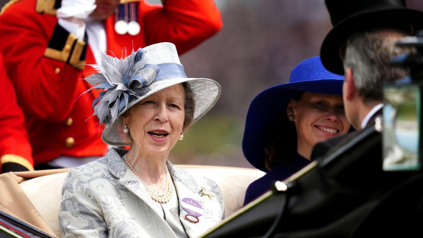Prinzessin Anne am dritten Tag der Royal-Ascot-Rennwoche in einer offenen Kutsche.