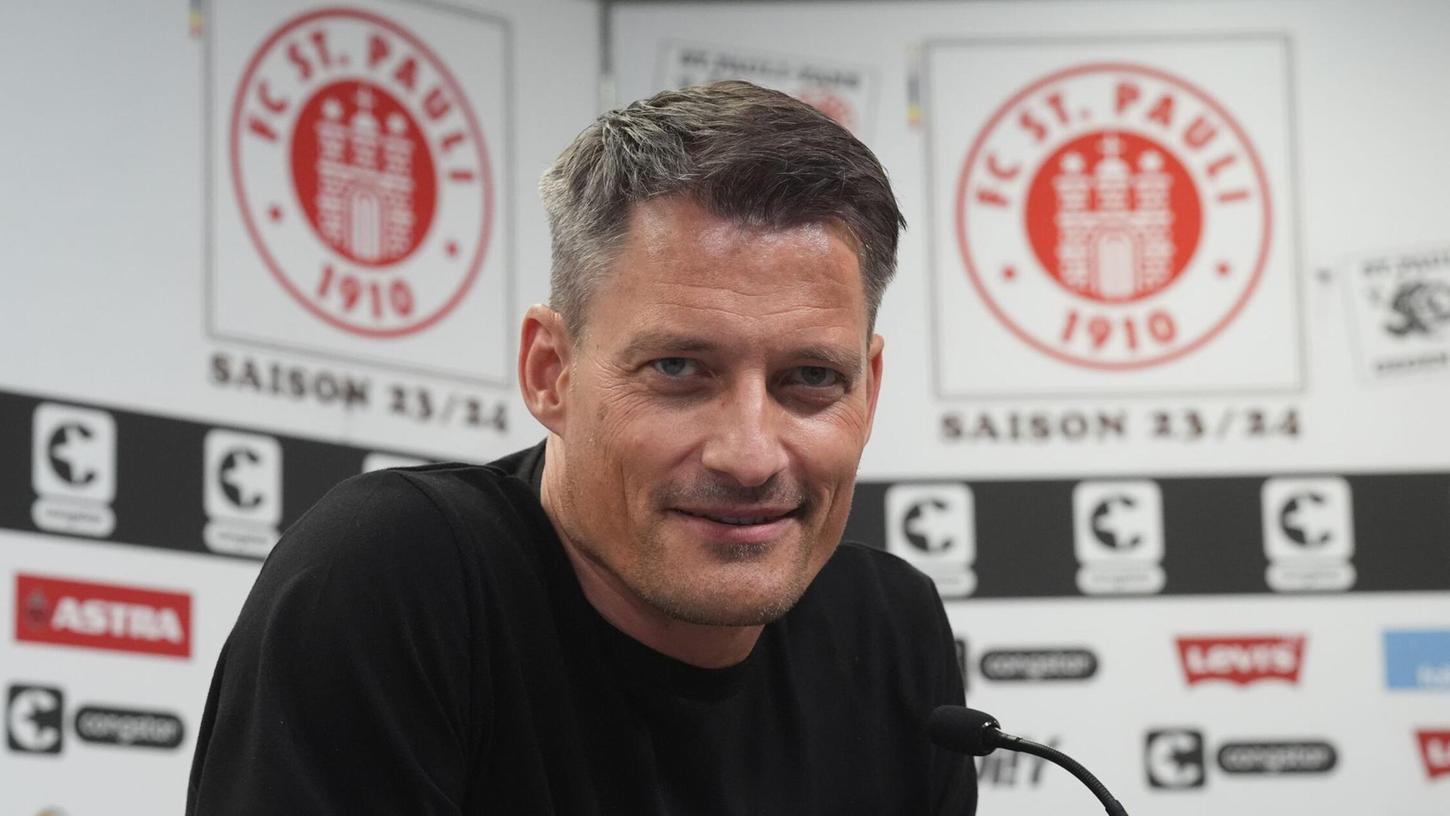 Der FC St. Pauli hat Alexander Blessin offiziell als neuen Trainer vorgestellt.