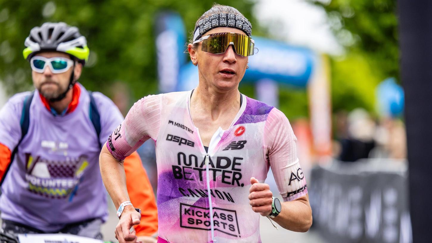 Beim Ironman 70.3 im Kraichgau hat sie im Mai gewonnen, nun will die amtierende Weltmeisterin Laura Philipp auch beim Challenge Roth am 6. Juli 2025 ganz oben auf dem Podium stehen. Beim Ironman 70.3 im Kraichgau hat sie im Mai gewonnen, nun will die amtierende Weltmeisterin Laura Philipp auch beim Challenge Roth am 6. Juli 2025 ganz oben auf dem Podium stehen.
