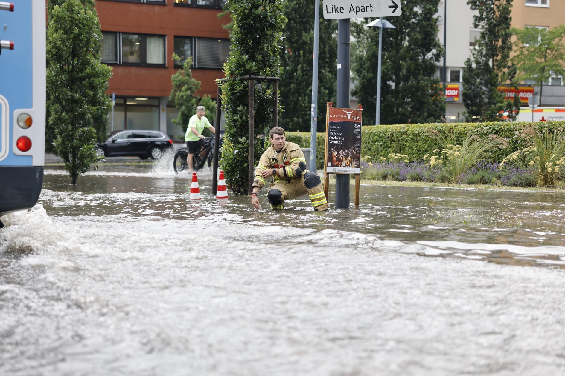 Die Feuerwehr war an mehreren Stellen im Einsatz.