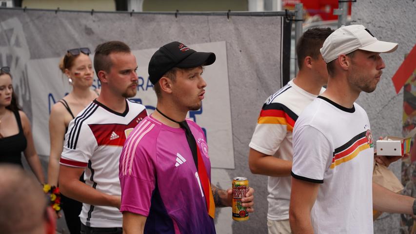 Gänsehaut: Hier wollen Tausende Fans Deutschland in Nürnberg ins Viertelfinale peitschen
