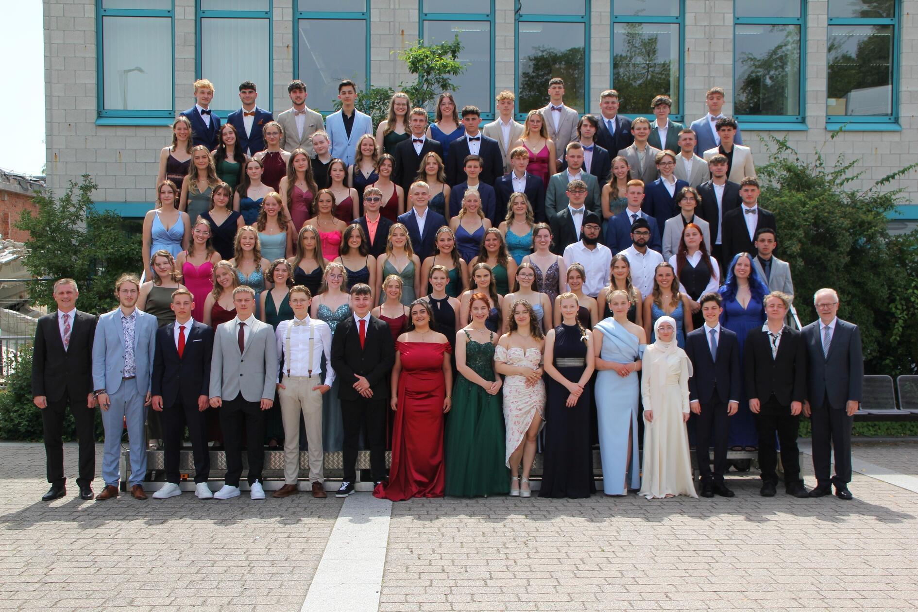 Alle Abschlussschüler, alle Bilder: So war’s bei der Abifeier am ...