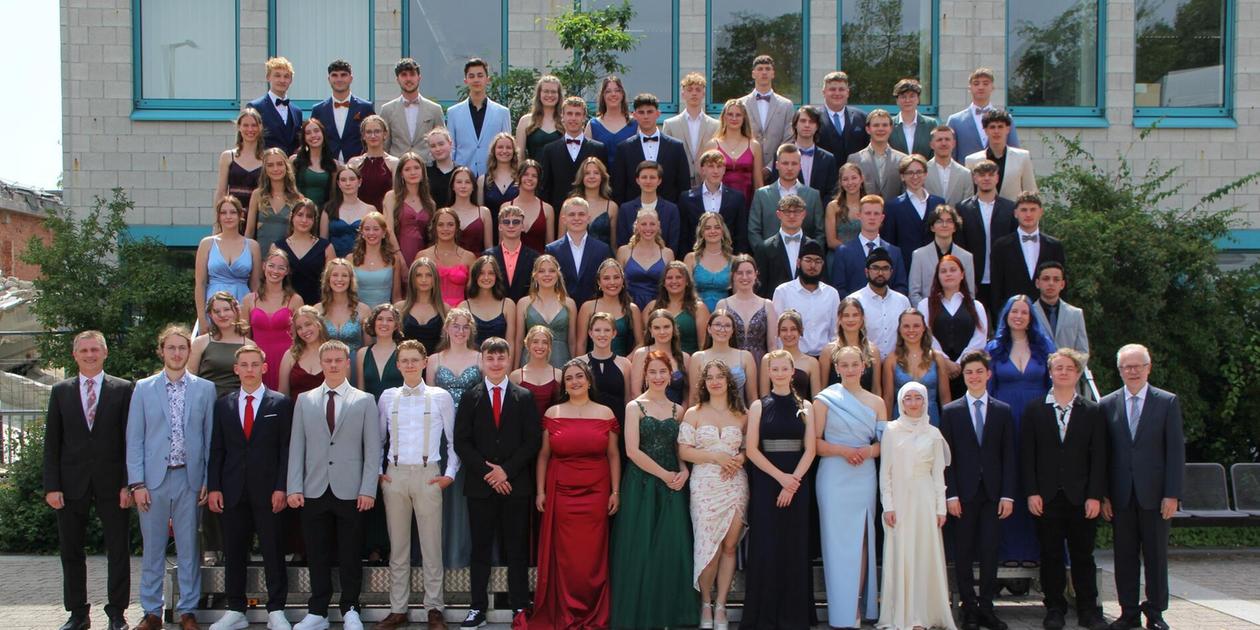 Alle Abschlussschüler, alle Bilder: So war’s bei der Abifeier am ...