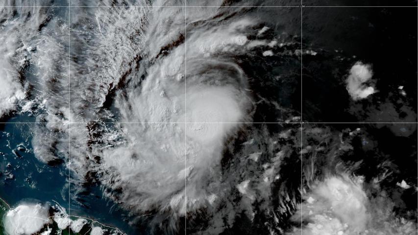 Hurrikan "Beryl" bewegt sich auf die Karibikinseln zu