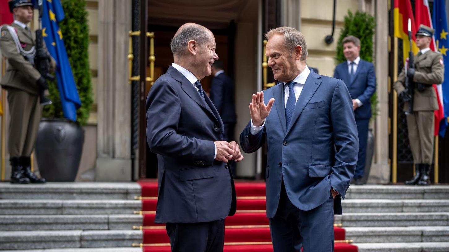 Olaf Scholz (l) und Donald Tusk treffen sich zu den ersten deutsch-polnischen Regierungskonsultationen seit 2018.