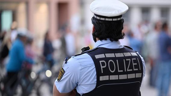 Nach Disco-Verweis: 24-Jähriger schlägt Polizist in Regensburg mehrfach ins Gesicht