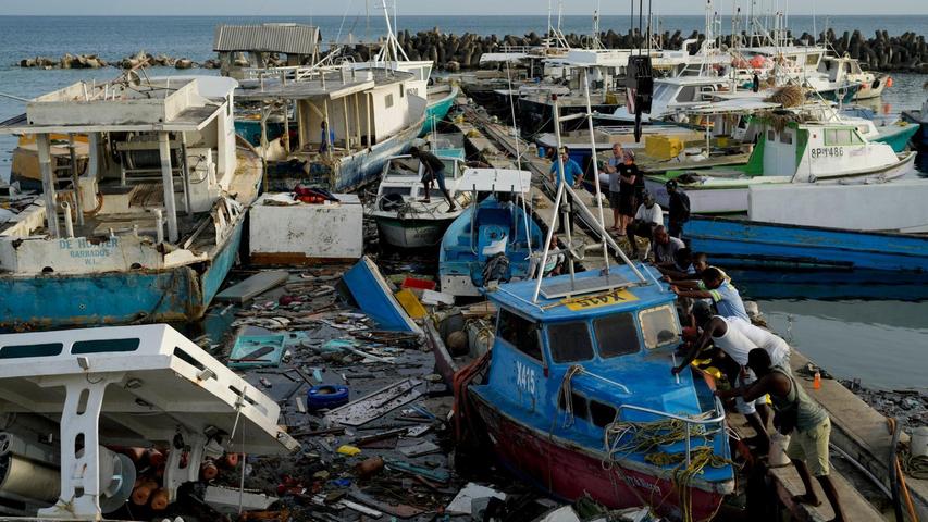 Auf Barbados hinterließ der Hurrikan bereits Schäden.