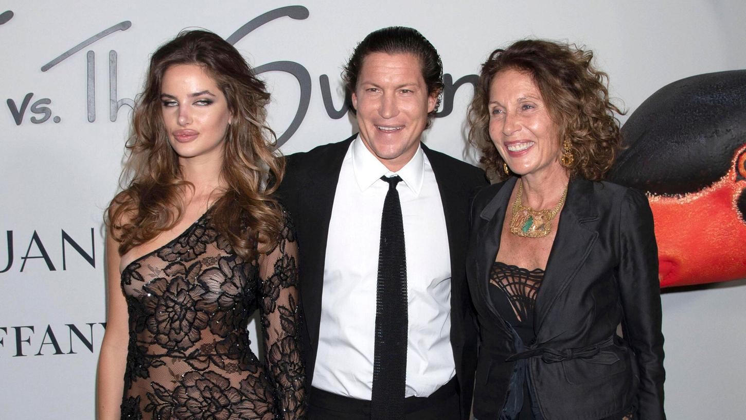 Vito Schnabel mit Freundin Helena Althof und Mutter Jacqueline Schnabel bei der Premiere der FX Serie Feud. Vito Schnabel mit Freundin Helena Althof und Mutter Jacqueline Schnabel bei der Premiere der FX Serie Feud.