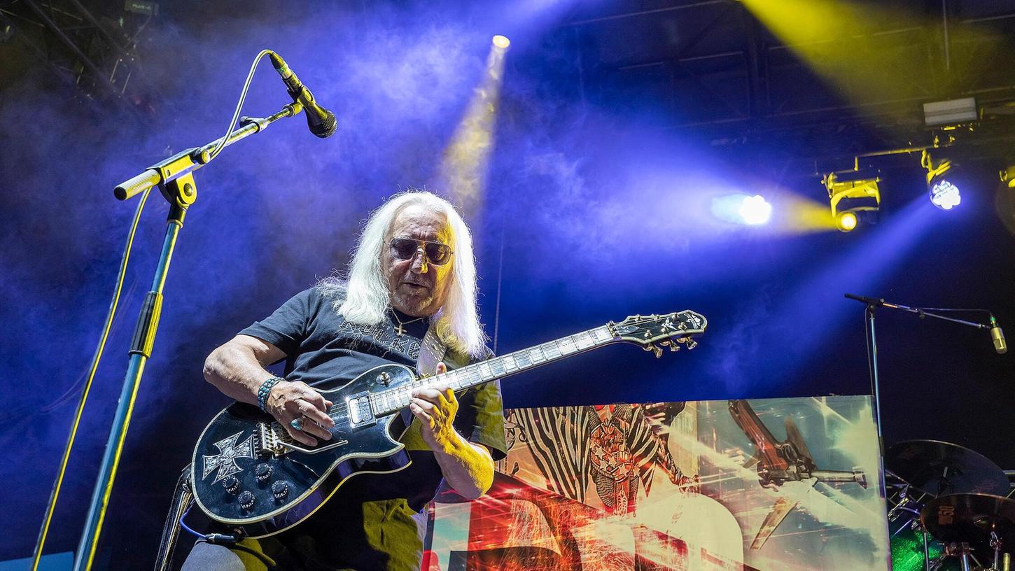 "Lieder am See" begeisterte schon 2023 die Fans - auch in diesem Jahr wollen Suzi Quatro, Europe, Manfred Mann‘s Earth Band und weitere Acts für ein denkwürdiges Festival-Erlebnis sorgen. Bei uns können Sie Tickets gewinnen! "Lieder am See" begeisterte schon 2023 die Fans - auch in diesem Jahr wollen Suzi Quatro, Europe, Manfred Mann‘s Earth Band und weitere Acts für ein denkwürdiges Festival-Erlebnis sorgen. Bei uns können Sie Tickets gewinnen!