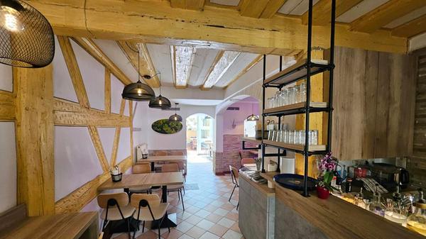 Zuvor war in dem Restaurant in der ein italienisches Restaurant beheimatet. Nach dem Umbau erinnert innen nur noch wenig an "Bella Italia".