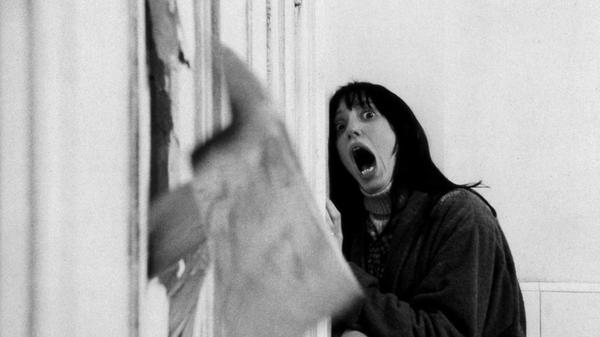 Im Alter von 75 Jahren ist die weltberühmte Schauspielerin Shelley Duvall gestorben. Bekannt wurde sie durch ihre Rolle in dem Horrorfilm "The Shining" aus dem Jahr 1980. Laut ihres Ehemannes starb Duvall im Schlaf in Folge einer Diabetes-Erkrankung. "Flieg' davon, schöne Shelley", sagte er gegenüber dem "Hollywood Reporter". Aber nicht nur durch "The Shining" wurde Duvall bekannt: Für ihre Rolle in "3 Women" wurde sie vom Filmfestival Cannes als beste Schauspielerin ausgezeichnet, berichtete "Variety".