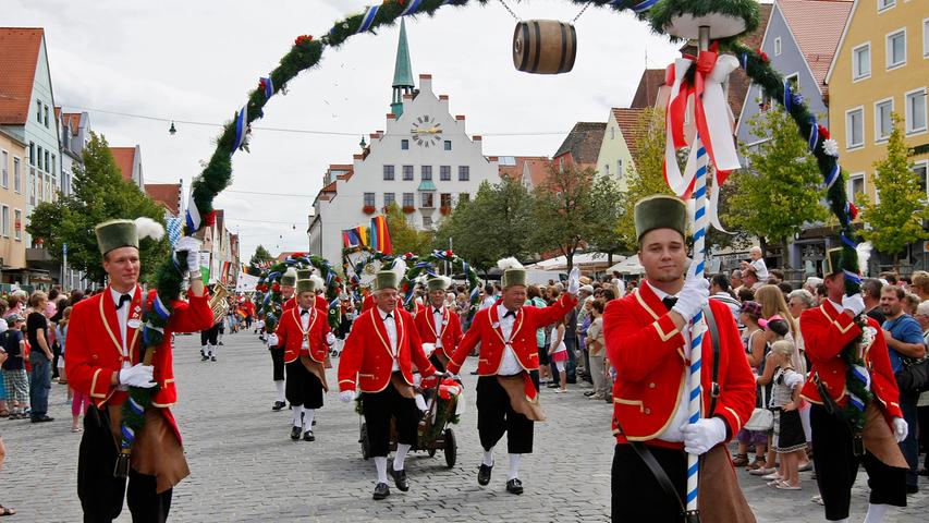 Der Neumarkter Volksfestumzug 2011