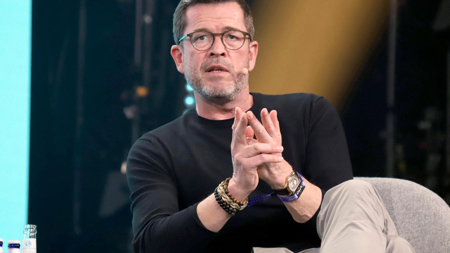 Karl-Theodor zu Guttenberg beim OMR Festival 2024 in den Messehallen: Nach seinem tiefen Fall in der Plagiatsaffäre kämpft sich der Kulmbacher zur Karl-Theodor zu Guttenberg beim OMR Festival 2024 in den Messehallen: Nach seinem tiefen Fall in der Plagiatsaffäre kämpft sich der Kulmbacher zur