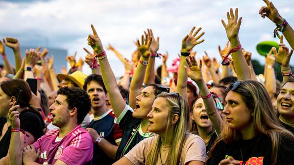 Auch in diesem Jahr wurde wieder der Ballermann quasi direkt an den Airport Nürnberg geholt. Hier kommen die besten Bilder der Super Sommer Sause 2024!