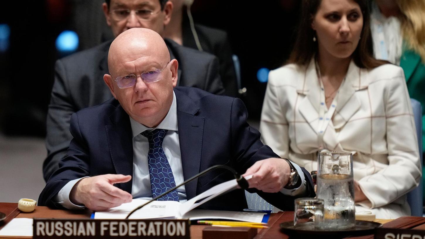 Wassili Nebensja, russischer Botschafter bei den Vereinten Nationen, spricht während einer Sitzung des Sicherheitsrates im UN-Hauptquartier. Wassili Nebensja, russischer Botschafter bei den Vereinten Nationen, spricht während einer Sitzung des Sicherheitsrates im UN-Hauptquartier.