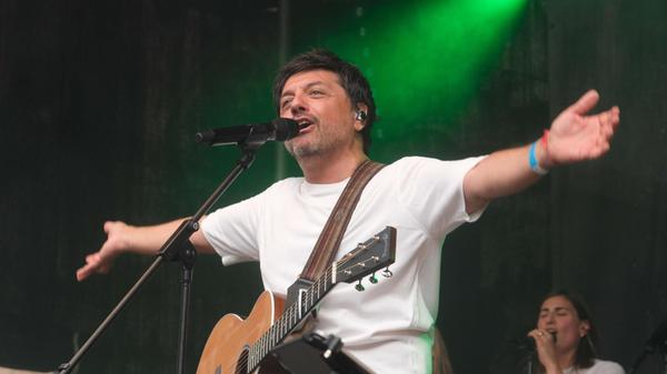 Pino Barone spielt am Freitag, 19. Juli, gemeinsam mit seiner Band in der Rundkapelle Altenfurt. Das Open-Air-Konzert startet um 19 Uhr auf dem Leonhard-Übler-Platz in Nürnberg-Altenfurt. Der Eintritt der Veranstaltung ist frei.