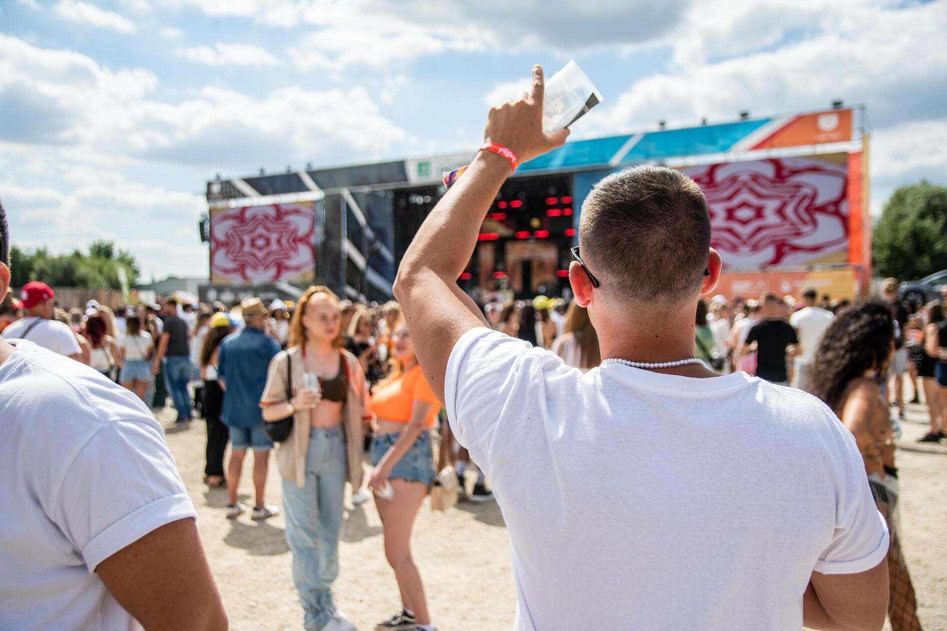 Am Samstag, 20. Juli, startet wieder das Latin airport Festival. Auch in diesem Jahr verspricht das Festival am Nürnberger Flughafen einen Tag voller Latin-Vibes. Tickets für das Festival gibt es ab 69 Euro, Einlass ist um 13.30 Uhr.