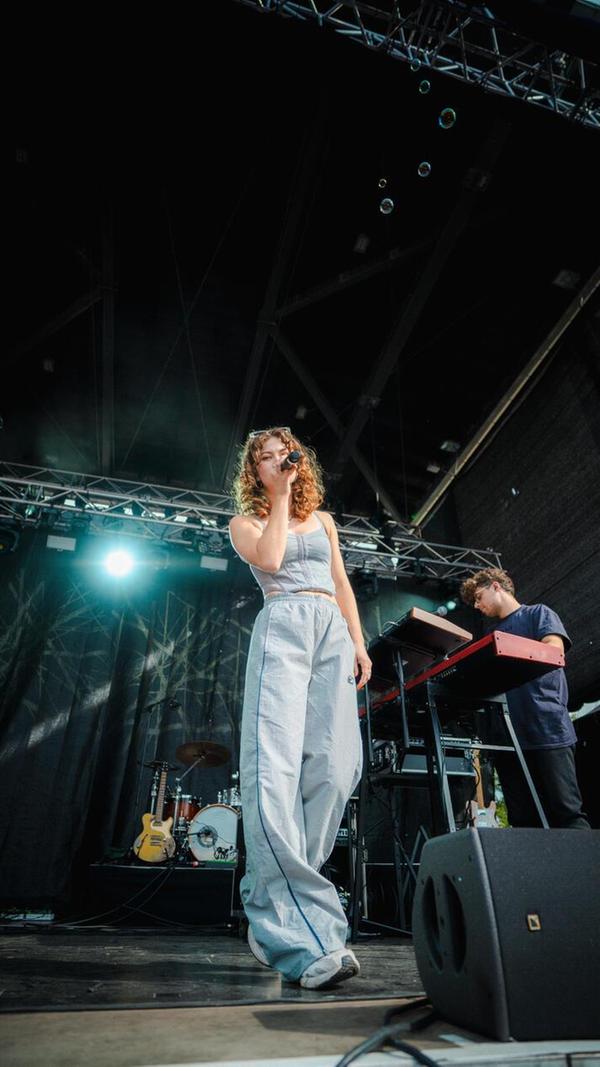 Luana und andere lokale Künstler spielen am Samstag, 20. Juli, auf dem Hasenbuckfest. Neben musikalischer Unterhaltung gibt es auf dem Südtiroler Platz von 15 bis 22 Uhr Essen, Getränke und andere Stände.