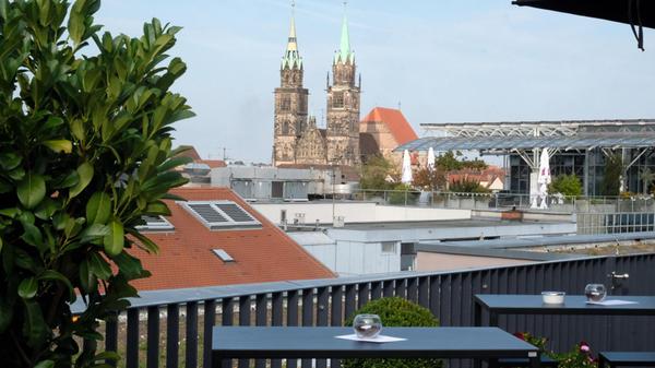 Am Samstag, 20. Juli, veranstaltet der Club Stereo eine "80s und 90s Rooftop Party" auf dem Adina Apartment Hotel. Die Veranstaltung ist auf 120 Karten begrenzt und startet um 17 Uhr.