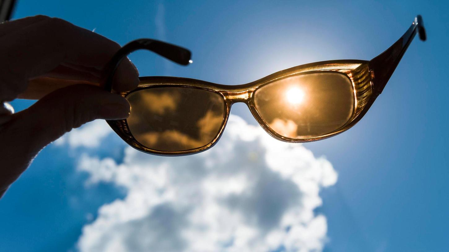 Die Sonnenbrille ist nicht der einzige Schutz für die Augen. (Symbolbild) Die Sonnenbrille ist nicht der einzige Schutz für die Augen. (Symbolbild)