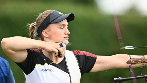 Ihr macht im Bogenschießen kaum jemand etwas vor: Die gebürtige Nürnbergerin vom Boxdorfer Verein "Gut Schuß" hat realistische Chancen auf eine Medaille. Besonders im Team-Wettbewerb sieht es mit Blick auf die vergangenen Europa- und Weltmeisterschaften der deutschen Frauen gut aus.