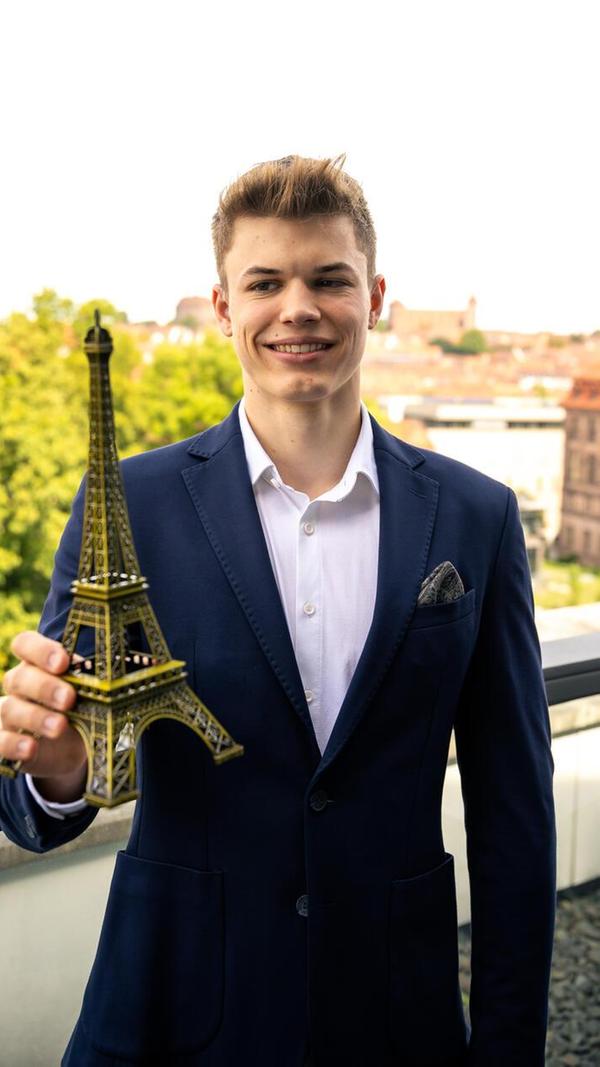 Taliso Engel ist in Paris der gejagte Topfavorit. Der Paralympics-Sieger von 2021 ist amtierender Europa- und Weltmeister. Dabei verlief das vergangene Jahr für ihn gar nicht einfach. Erst eine Mandelentzündung, dann ein Riss des Trommelfells und eine OP an der Gehörschnecke hat er hinter sich.