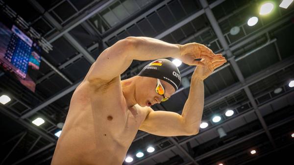 2024 soll wieder sein Jahr werden. Der 22-Jährige ist aktuell auch Weltrekordhalter. Seine Hauptdisziplin Brustschwimmen findet in Paris am 5. September statt.