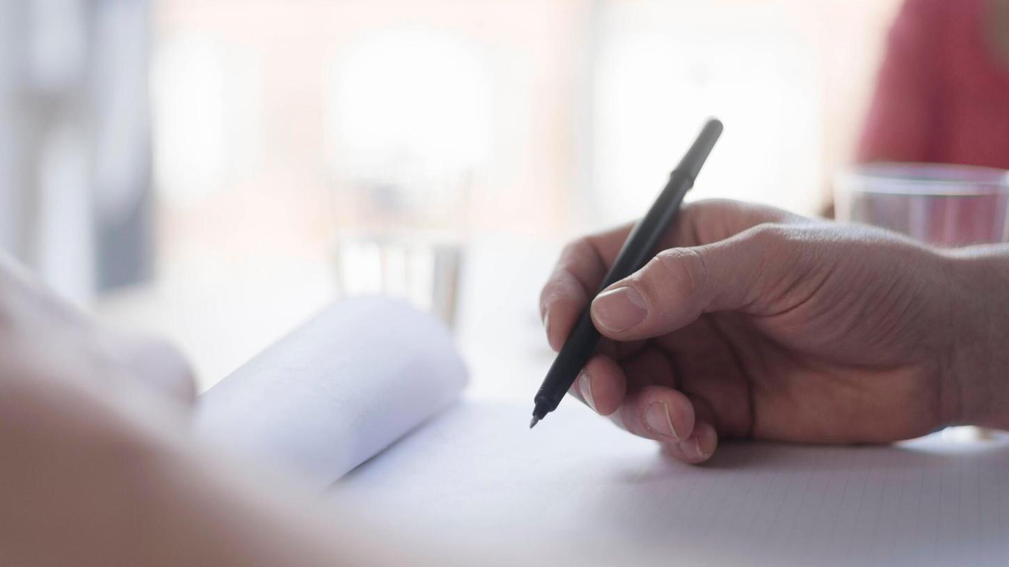 Das Kürzel "ppa" findet man oft in Signaturen. Das Kürzel "ppa" findet man oft in Signaturen.