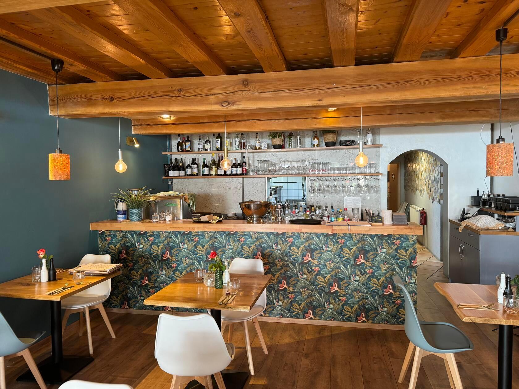 Durch den Umbau komme die markante Holzdecke viel besser zur Geltung.