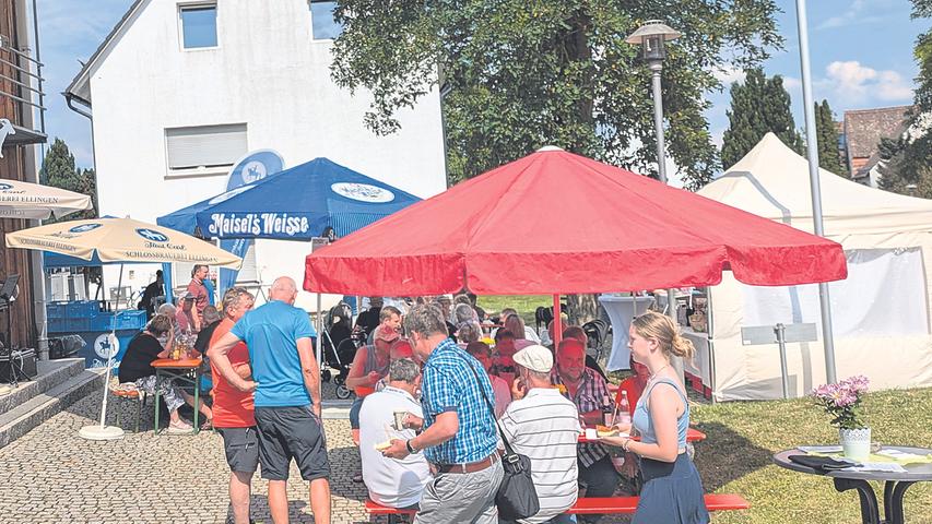 Obwohl es am Sonntag zahlreiche „Konkurrenzveranstaltungen“ in der Region gegeben hat, war der Dorfladentag gut besucht. Obwohl es am Sonntag zahlreiche „Konkurrenzveranstaltungen“ in der Region gegeben hat, war der Dorfladentag gut besucht.
