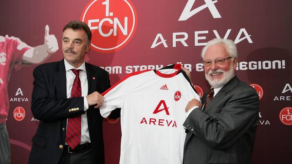 Auswärtstrikot 2008/09 Der Ausrüster aus Herzogenaurach zeigt sich weiter treffsicher, was die Designs der Club-Trikots angeht. Ein weißes Shirt mit rot-schwarzen Applikationen - da kann man nicht viel falsch machen.