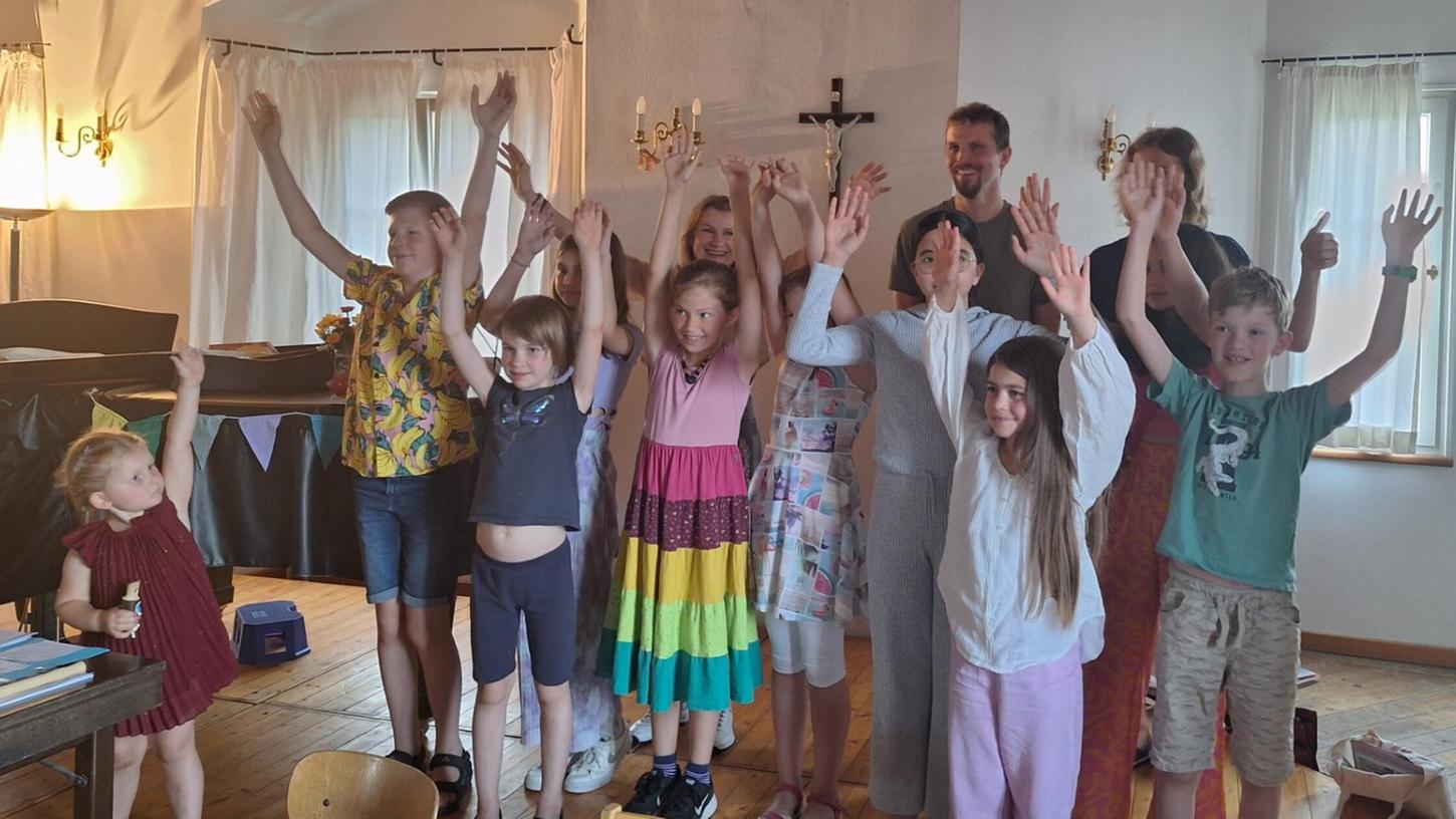 Große Freude und Erleichterung bei den jungen Musikschülern: Sie meisterten bei ihrem großen Auftritt alle Aufgaben mit Bravour. Große Freude und Erleichterung bei den jungen Musikschülern: Sie meisterten bei ihrem großen Auftritt alle Aufgaben mit Bravour.