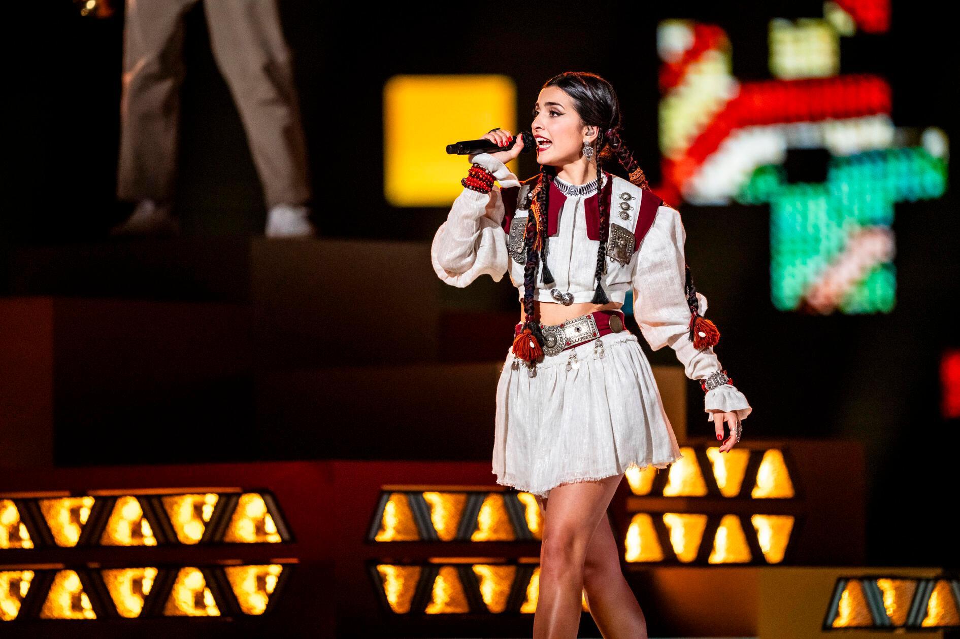 Moderne und traditionelle Sounds prallen in den Songs von Ladaniva aufeinander. Die Formation funktioniert mal als Duo, mal als Band. Am Freitag, 26. Juli, gastiert die Gruppe, die heuer beim Eurovision Song Contest für Armenien an den Start ging, auf dem Hauptmarkt. Beginn: 19 Uhr.