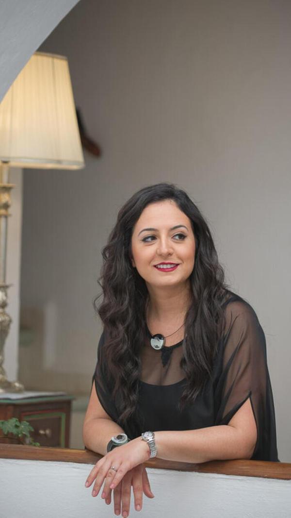 Nabyla Maan zaubert wunderschöne Melodien und verführerischen Gesang aus dem Hut. Am Freitag, 26. Juli, performt die Marokkanerin in St. Katharina. Beginn: 21.30 Uhr.