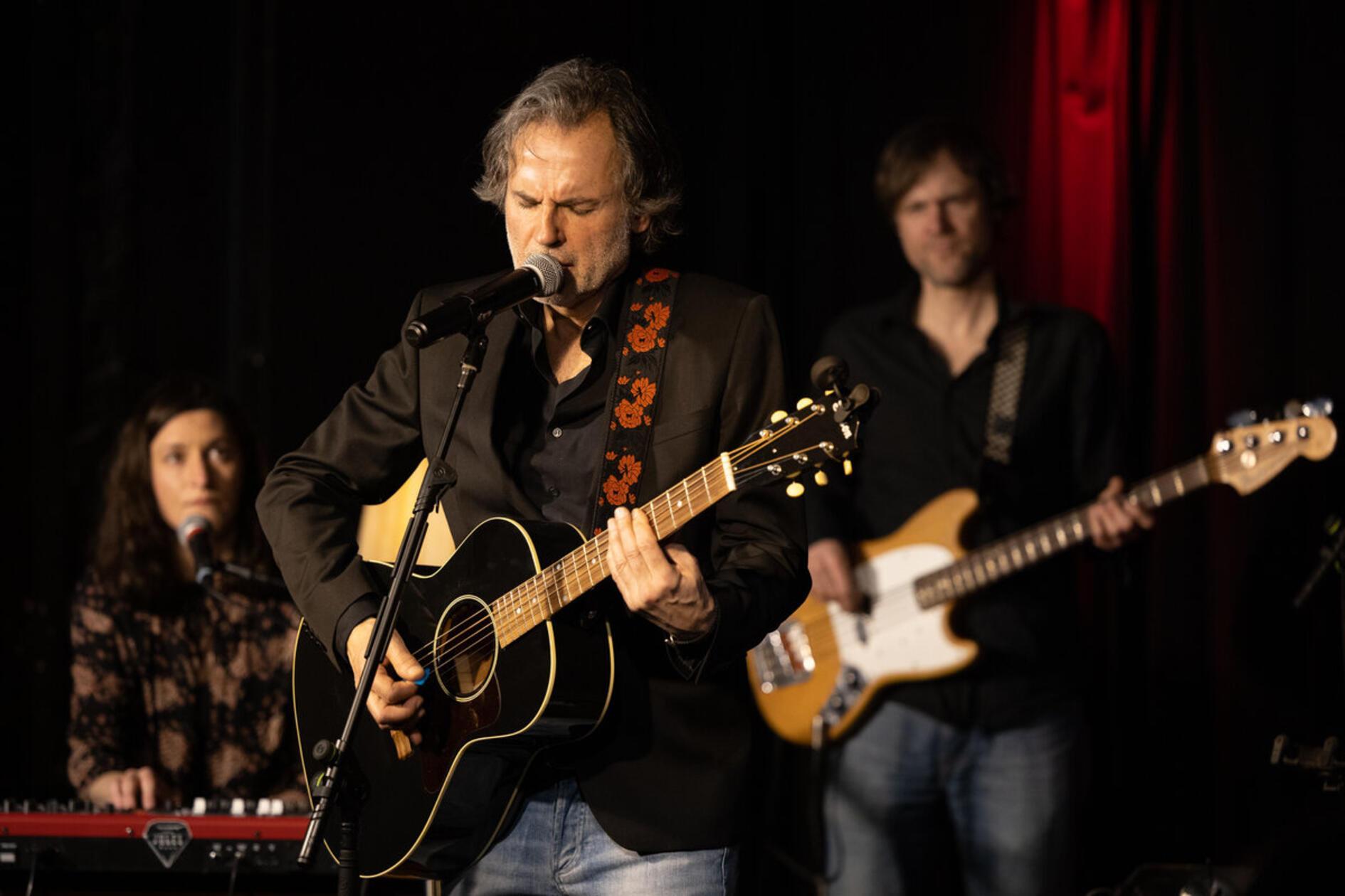 Der Wahl-Franke Tom Haydn hat bereits vor 30 Jahren auf dem Bardentreffen gespielt. Am Freitag, 26. Juli, gastiert der Musiker erneut auf dem Weltmusikfestival. Tom Haydn präsentiert seine Lieder ab 19 Uhr auf dem Sebalder Platz.