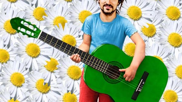 Lieder für die Kleinen schüttelt El Mago Masin alias Toni Komisch aus dem Ärmel. Am Freitag, 26. Juli, bespielt der Komponist die Insel Schütt. Start: 17 Uhr.