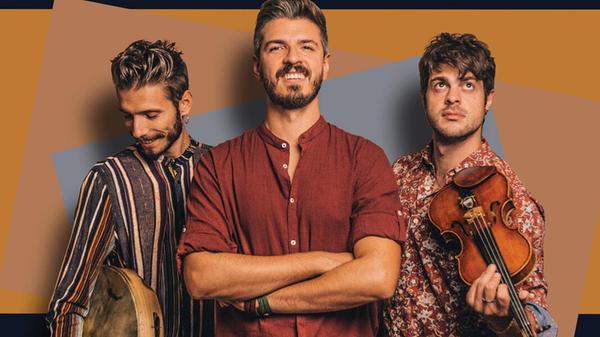 Domo Emigrantes präsentieren die Rhythmen des Mittelmeerraums. Sie greifen dabei unter anderem zur kurdischen Saz, ethnischen Flöten, Fujara oder Bouzouki. Am Sonntag, 28. Juli, spielt die Band im Kreuzigungshof. Beginn: 14 Uhr.