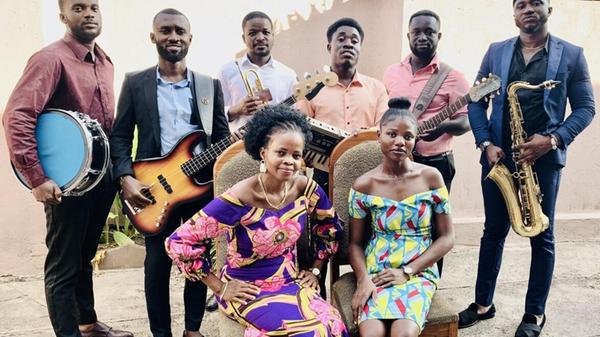 Florence Adooni komponiert Gospel-Musik, kennt sich aber auch in den Bereichen des Pop und Jazz aus. Am Sonntag, 28. Juli, performt sie auf der Insel Schütt. Beginn: 17.15 Uhr.