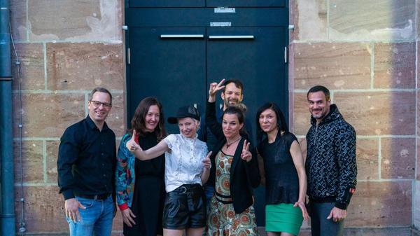 Klar & Herrlich aus Nürnberg entern am Sonntag, 28. Juli, die Straßenbühne. Ab 18 Uhr stellt die Gruppe ihre Mélange aus Electro, Funk, Pop und Reggaeton vor.