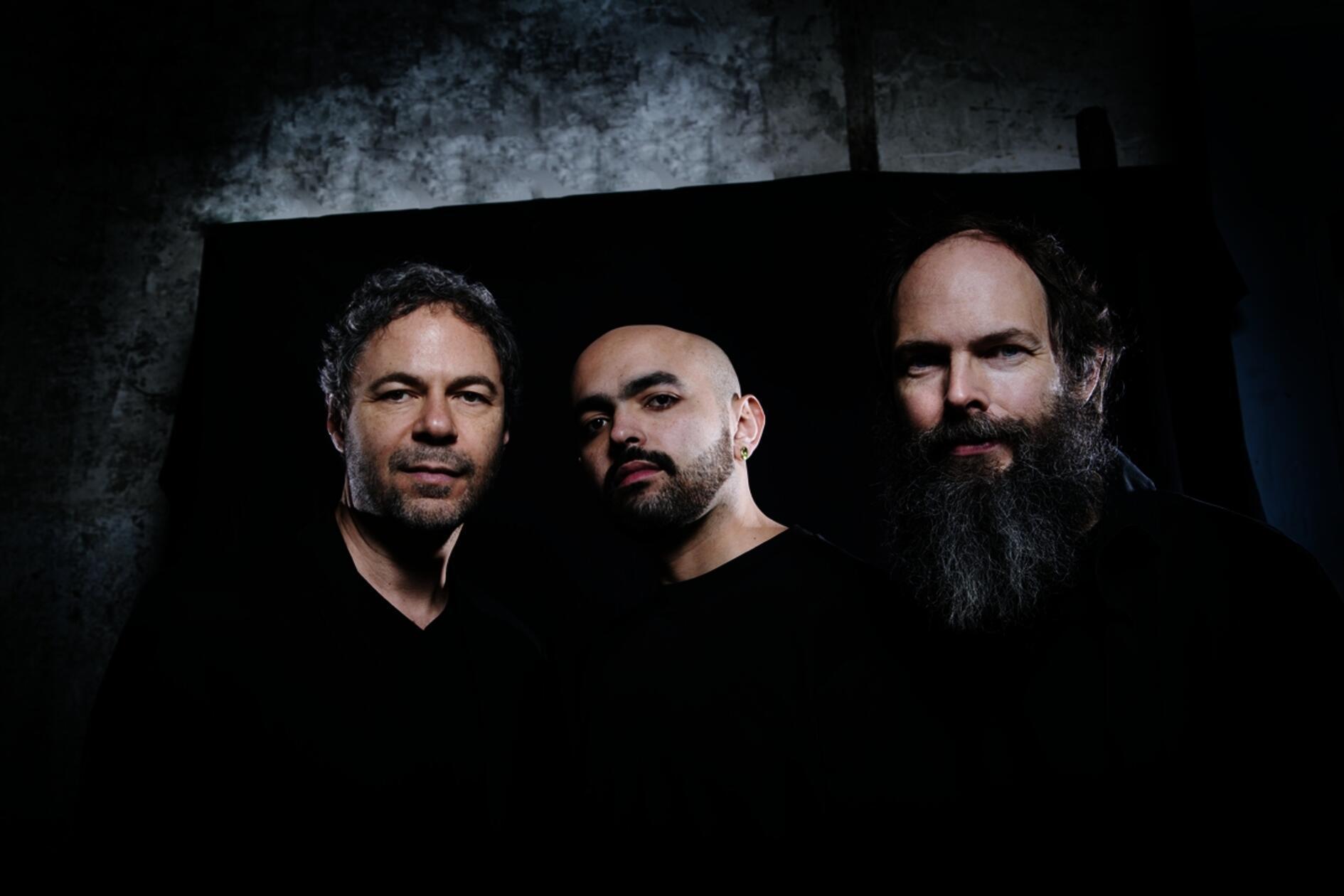 Le Cri Du Caire, zu Deutsch Der Schrei aus Kairo, sind eine Band, in der Cello, Saxophon und die markante Stimme eines Dichters zum Einsatz kommen. Die Gruppe tritt am Sonntag, 28. Juli, in St. Katharina auf. Start: 16.15 Uhr.