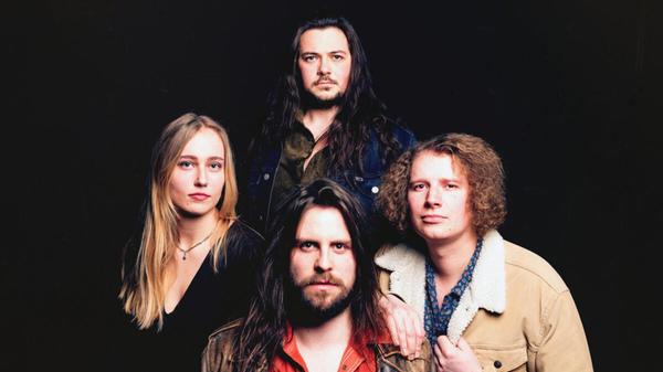 Paralyzed stammen aus Bamberg und haben innerhalb von nur fünf Jahren gleich mehrere Alben eingespielt. Am Sonntag, 28. Juli, betritt das Retro-Rock-Quartett die Bühne am Lorenzer Platz. Beginn: 19.30 Uhr.