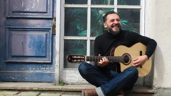 Labess ist ein Künstler mit algerischen Wurzeln. Zusammen mit seiner Band verbindet er nordafrikanische Musik mit Flamenco. Am Samstag, 27. Juli, tritt die Kapelle auf dem Hauptmarkt auf. Beginn: 16.30 Uhr.