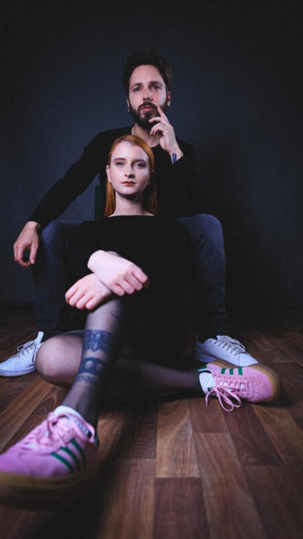 Die aus dem Nürnberger Raum stammende Gruppe Of Men And Deer macht smarten Acoustic-Sound. Am Samstag, 27. Juli, stellt die Band ihre Lieder auf dem Lorenzer Platz vor. Beginn: 15.20 Uhr.