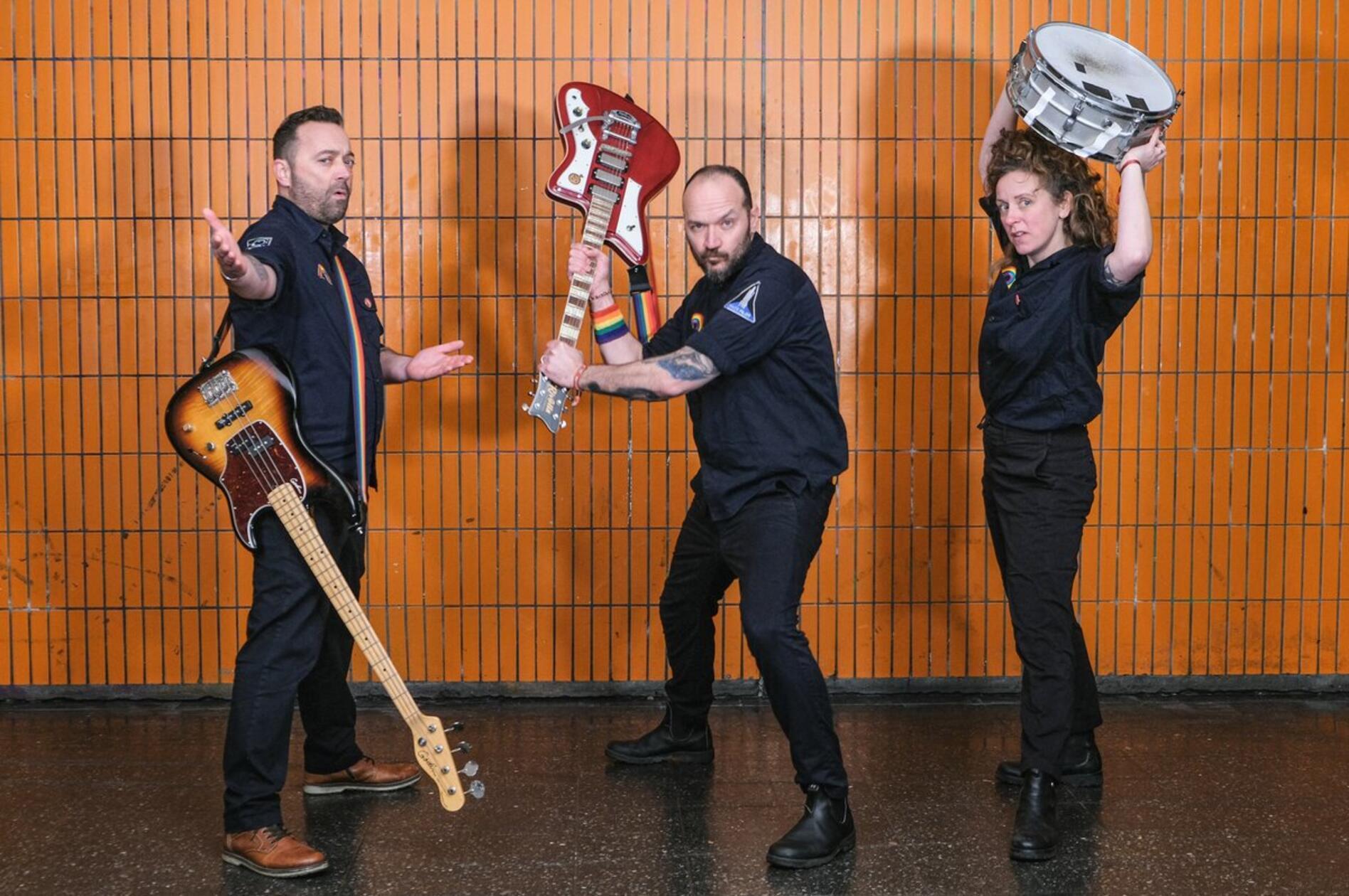 Rock für Kinder spielen Raketen Erna. Am Samstag, 27. Juli, sind sie auf der Insel Schütt zu sehen. Beginn: 15.45 Uhr.