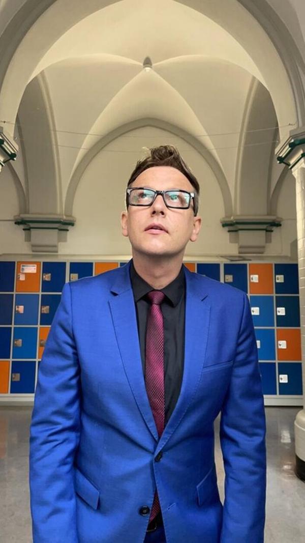 In Rock getunkte Kinderlieder schüttelt Sven van Thom aus dem Ärmel. Am Samstag, 27. Juli, steht er auf der Bühne auf der Insel Schütt. Start: 14 Uhr.