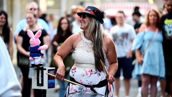 Schwungvoller Auftakt zum Bardentreffen.
