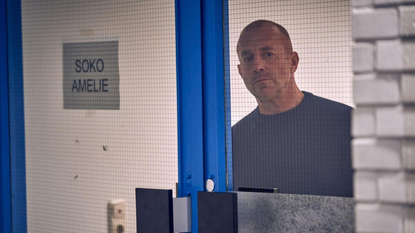 Hauptkommissar und SOKO-Chef Ingo Thiel (Heino Ferch) lässt der Fall der verschwundenen Amelie nicht los. Hauptkommissar und SOKO-Chef Ingo Thiel (Heino Ferch) lässt der Fall der verschwundenen Amelie nicht los.