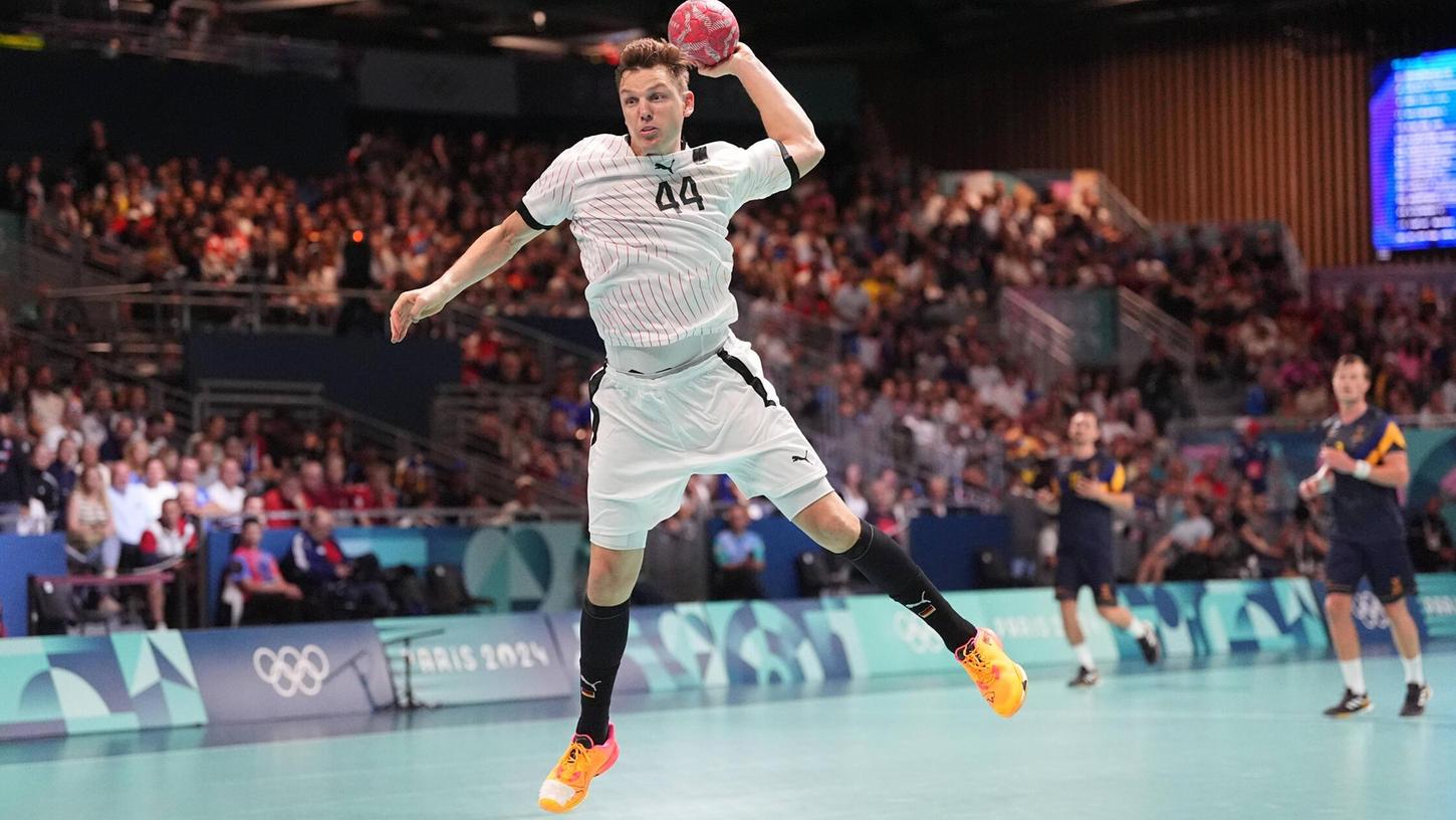 Vorentscheidendes mit fränkischem Anstrich: HCE-Profi Christoph Steinert organisierte der deutschen Handball-Nationalmannschaft in Paris im zweiten Durchgang die erste Drei-Tore-Führung. Vorentscheidendes mit fränkischem Anstrich: HCE-Profi Christoph Steinert organisierte der deutschen Handball-Nationalmannschaft in Paris im zweiten Durchgang die erste Drei-Tore-Führung.