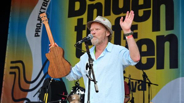 Bardentreffen am Sonntag. Ben & the Sunshine Friends auf der Insel Schütt.